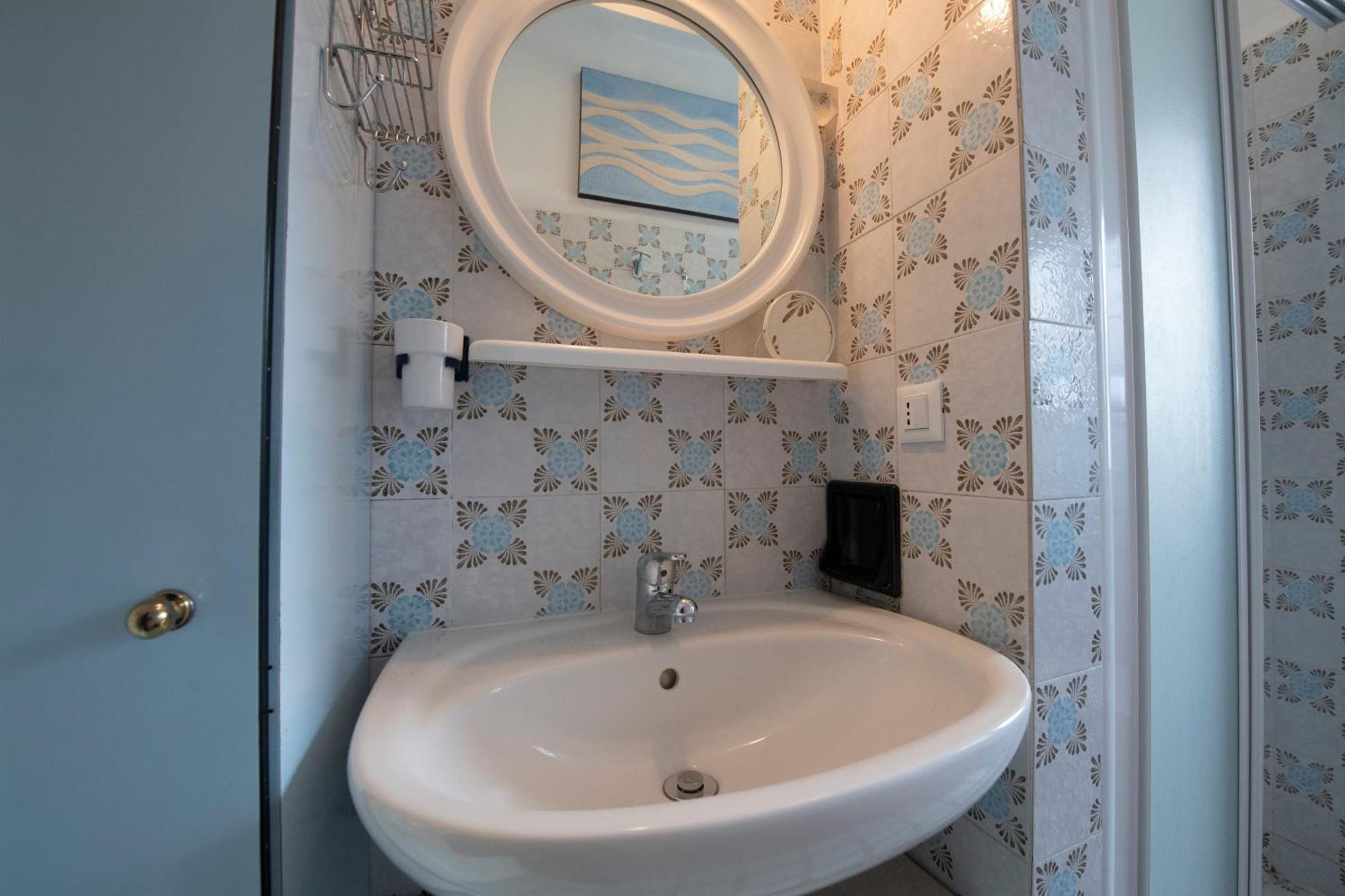 239 - Casa Del Sole Vista Mare Moneglia - 5Minuti A Piedi Dal Mare - Parcheggio Privato Leilighet Eksteriør bilde